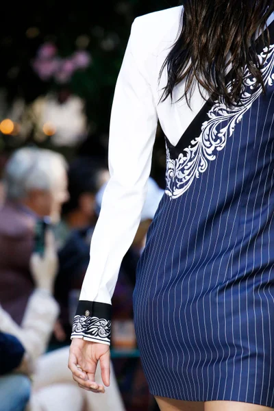 Look 17